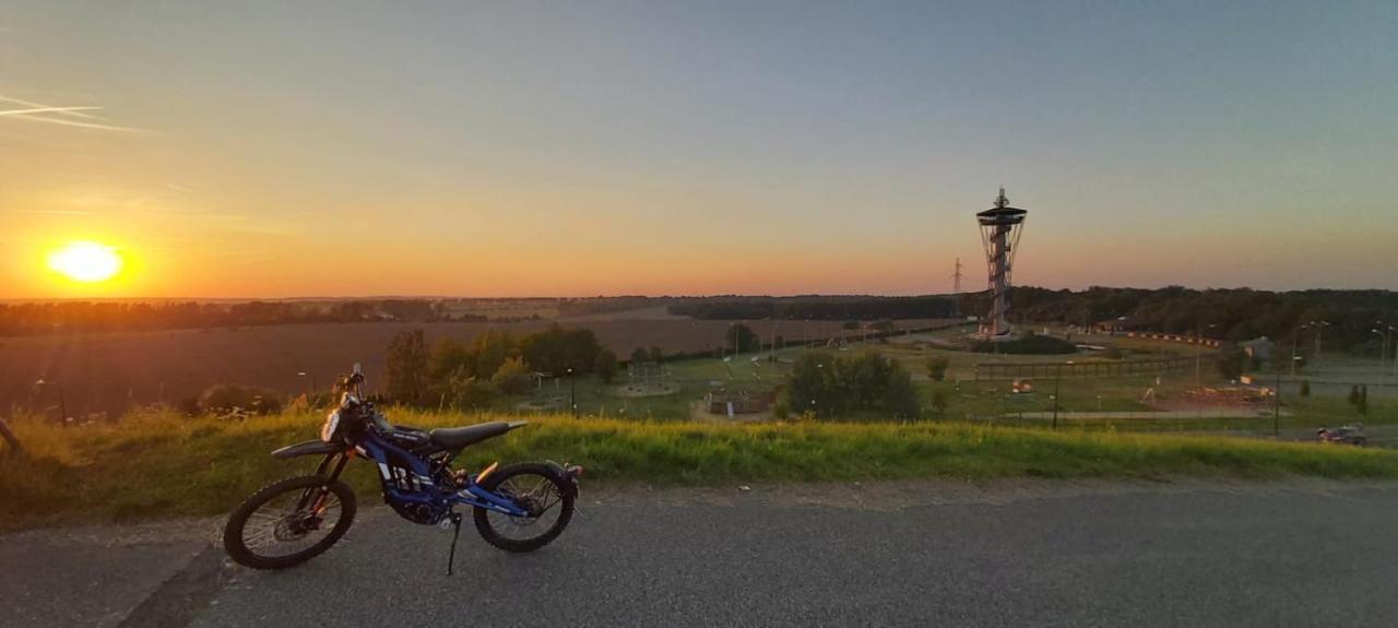 Domek letniskowy nad jeziorem Żarnowieckim - Domek Na Kaszubach - NADOLE Nadole  Zewnętrze zdjęcie
